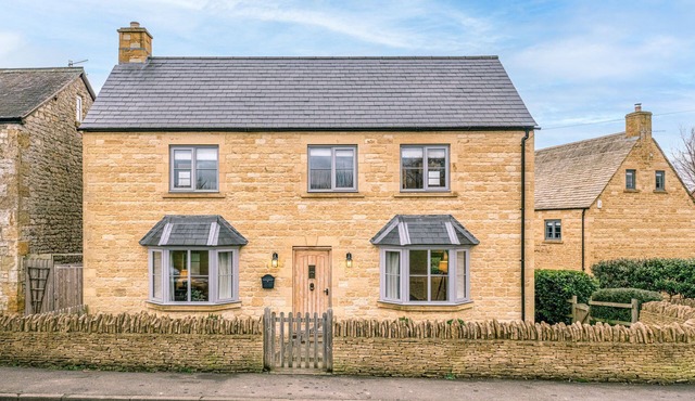 Family friendly Cotswold Holiday Cottage near Chipping Campden - Benson Cottage