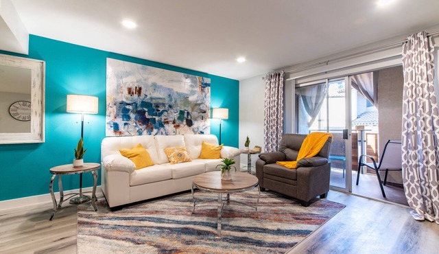 Family friendly in the heart of Westlake Village! King beds, workstation,printer