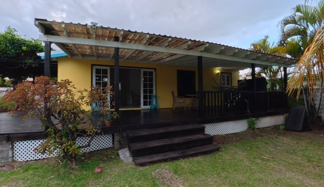 Family - Friendly 2BR Home - Safe Area, Walk to Food, Shops & Playing Field