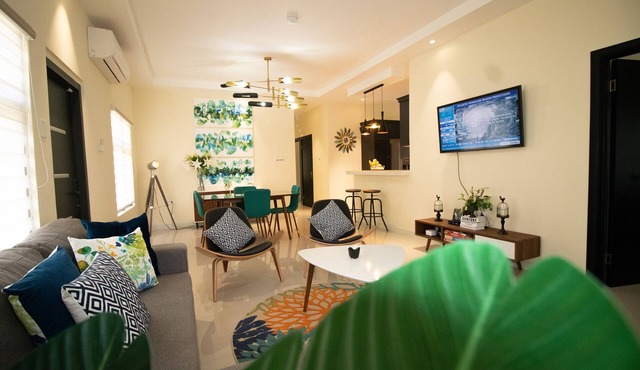 Family friendly, contemporary home w/rooftop terrace - 5 min from the beach
