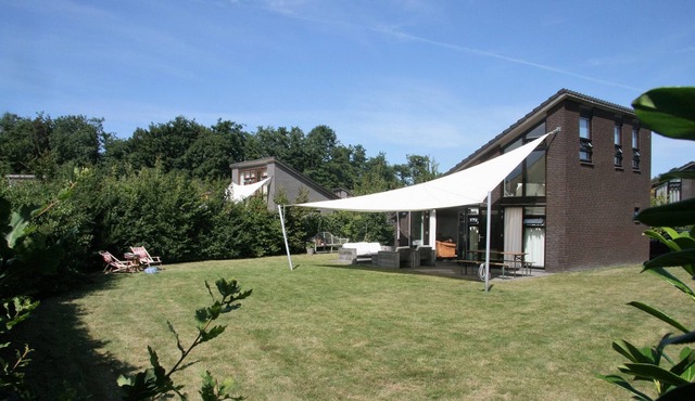 Family house, bright, 700m garden, close to Sea and forrest and dunes