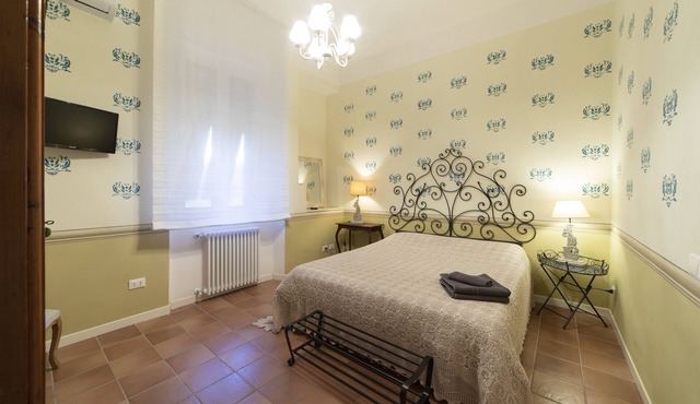 Family room with 2 double or twin rooms near the port and the Venice district.
