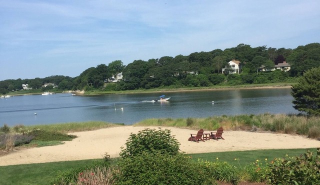 Fantastic five bedroom 3 1/2 bath house on the water in Falmouth
