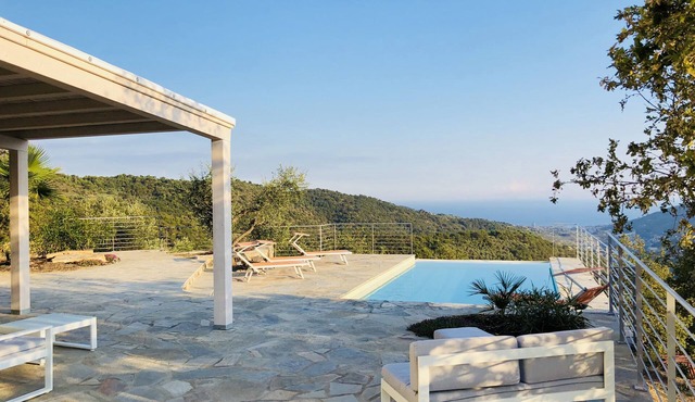 Fantastic villa with a unique sea view and private pool in the olive grove