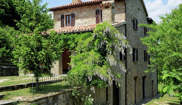 Farmhouse in Apecchio with Pool & Spa