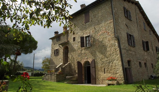 Farmhouse in Modigliana with Scenic Views
