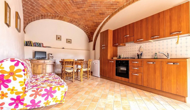 Farmhouse in Tuscany with Pool & Scenic Views