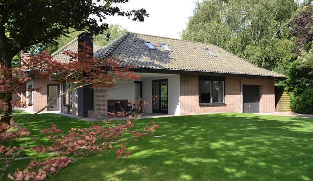 Fiddlers Hoorn Guest House in cozy village