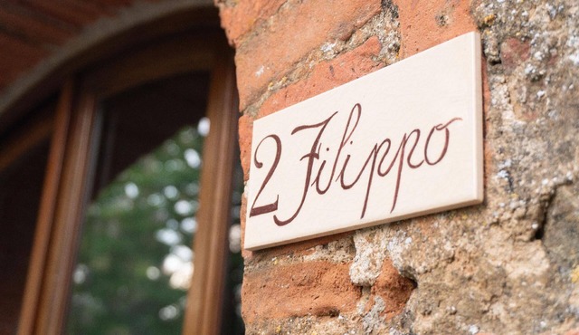 Filippo' holiday flat with swimming pool