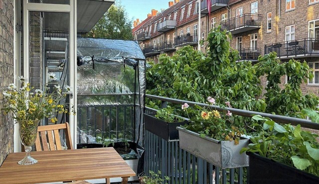 Flat with green balcony by Østerbro harbour