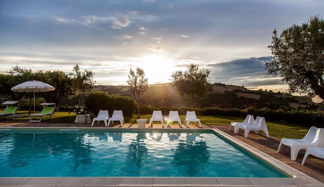 Flat with pool for 4 persons