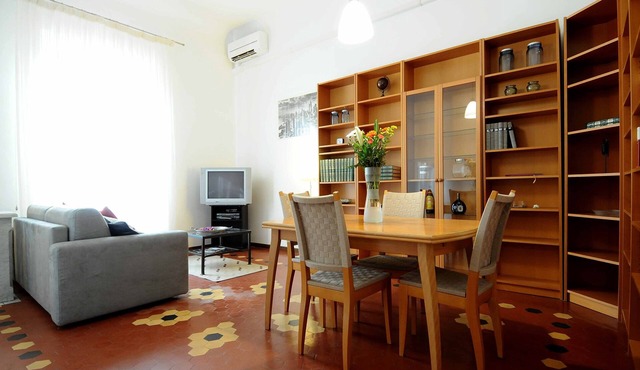 FLORENCE ARMONIA, bright and quiet apartment in Florence, for 4 people