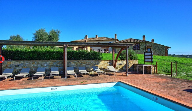 Fornacino 2 - Apartment with swimming pool