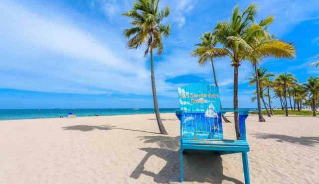 Fort Lauderdale Harbourside Flats#3 - Centrally Located!