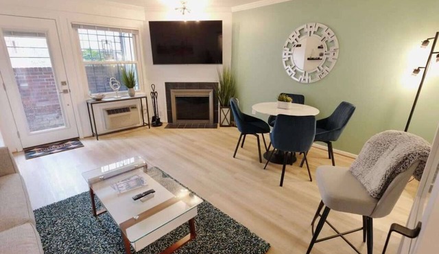 Four Reasons- Location, Food, Night Life, Comfort