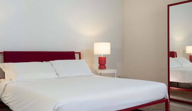 Frame Bologna [King Room with private bathroom outside]