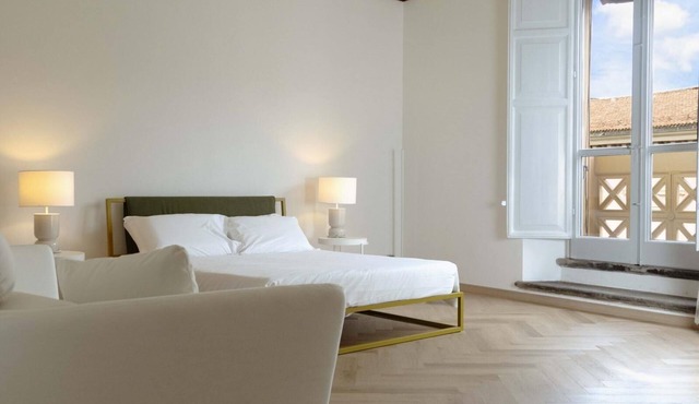Frame Bologna [Queen suite with private ensuite bathroom]