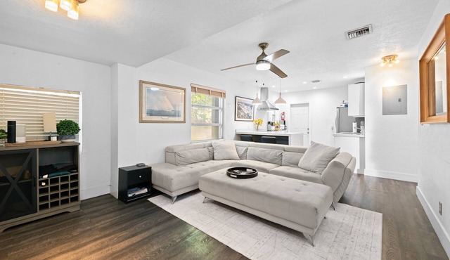 Free Parking Minutes from Downtown Las Olas