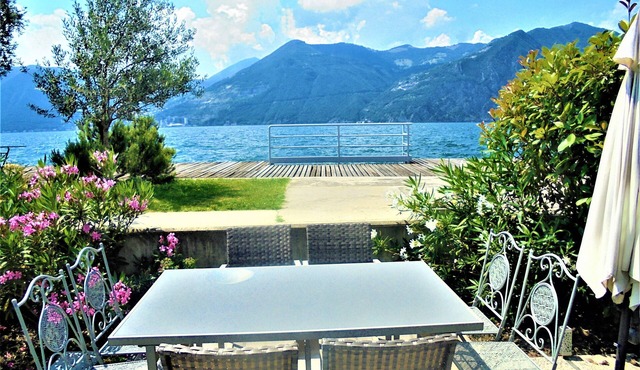 Frontlake Cristal Loft with garden
