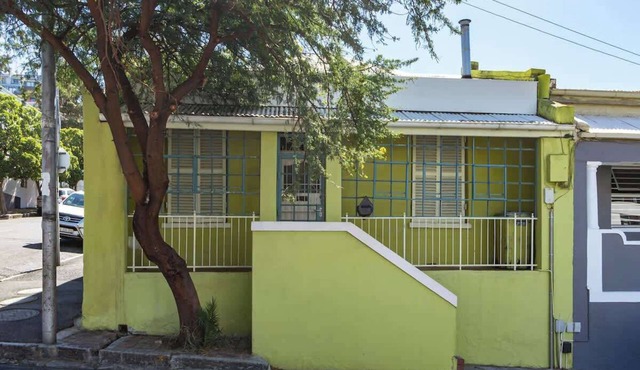 Funky Pet Friendly, 2-Bedroom Escape, Bo-Kaap