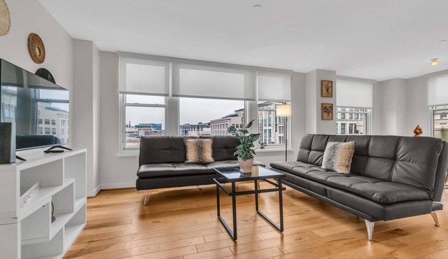 Furnished 2BR Apartment in Penn Quarter, DC by RedAwning