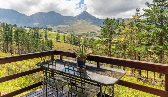 Fynbos Log Cabin, Game Reserve and Wildlife Estate