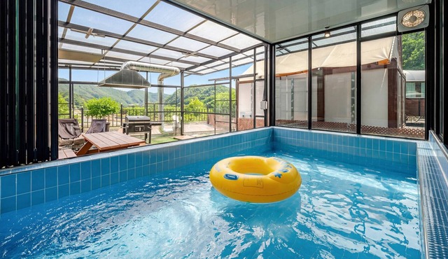 Gapyeong Dalmeong Pool Villa Glamping