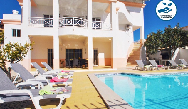 Getaway villa with heatable pool and BBQ