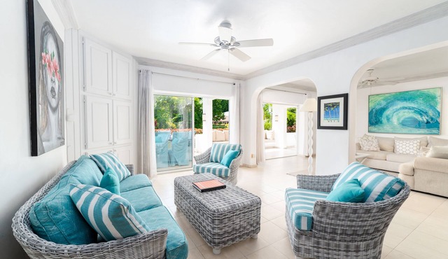 Glitter Bay's most spacious property with easy access to the beach!