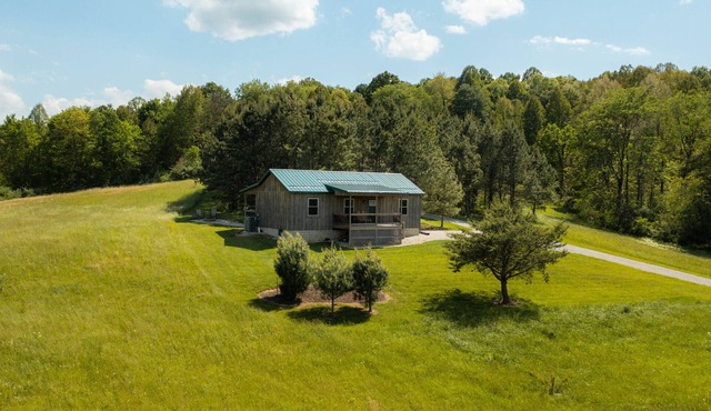 Golden Pine | Hocking Hills, Pond & Hot Tub