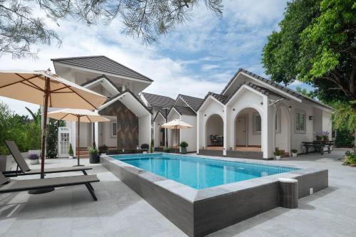 Goldena Pool Villa Nakhon Nayok