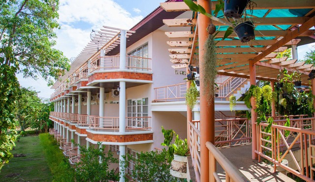 Goldenland Resort