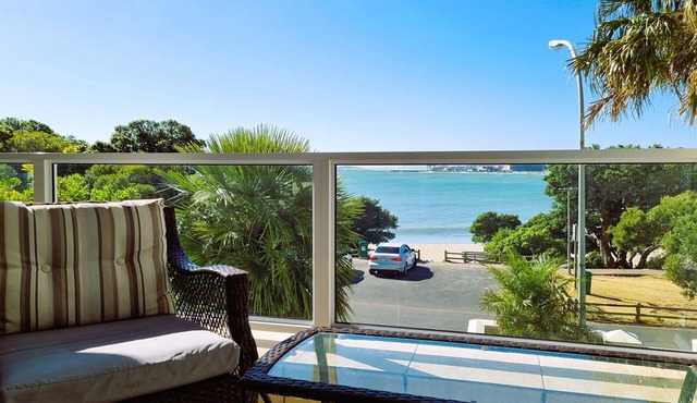 'Goldwater on Beach', Stunning 3 bedroom apartment opposite the Beach