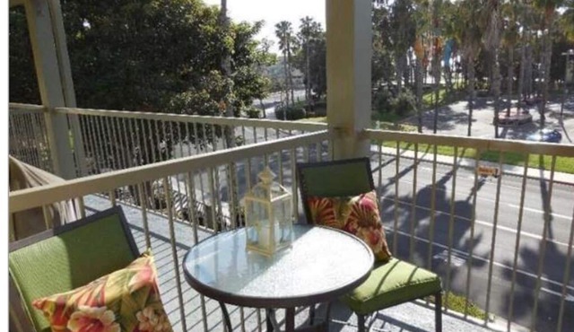 Gorgeous Decorator Beach Condo - one facility entrance on the Beach