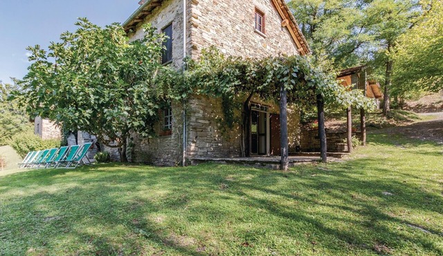 Gorgeous home in Borgo Val di Taro PR