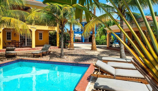 Gorgeous Upper Villa 2 BD 2.5 BA, Near Everything!