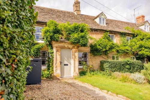 Grade II listed Cottage with Ground Floor Bedroom