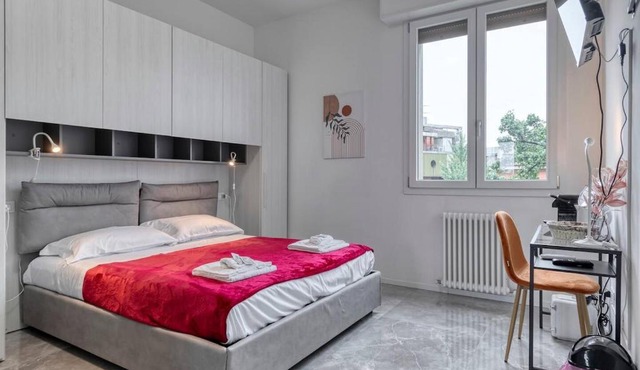 Grand 6 Bedroom Central Apartment 4 Baths & 1 Parking