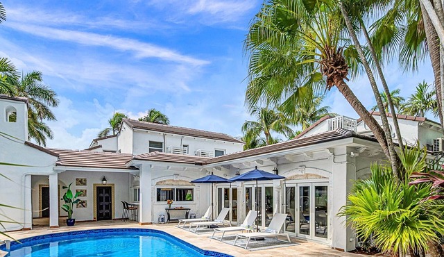 Grand historic Residence/Walk to beach/Heated Pool/Outdoor kitchen/Hibiscus Key/Residences
