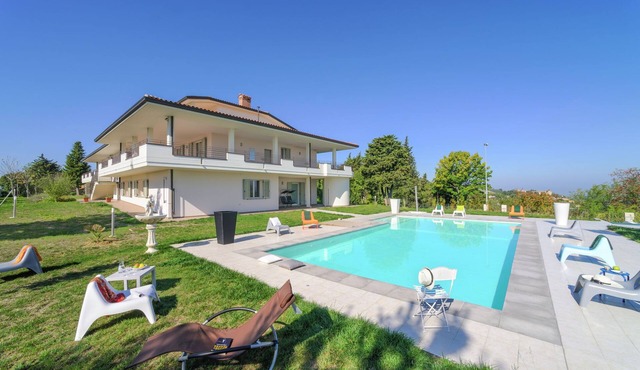 Grand Villa in Tavullia