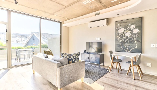 Great Studio with Balcony and City views