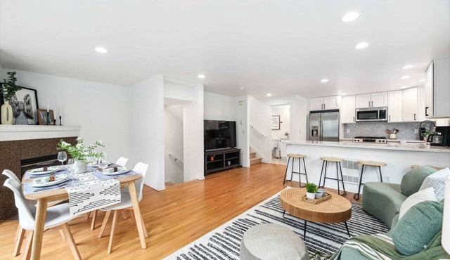 Green Lake Remodelled home with AC, garage, yard