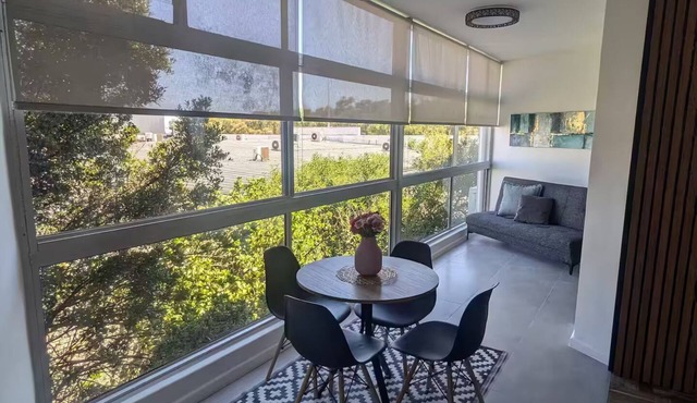 Green Point Getaway: for Work, Play & Family Fun in the Trendiest Cape Town Area