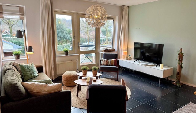 GROET: only 2000m from the beach!