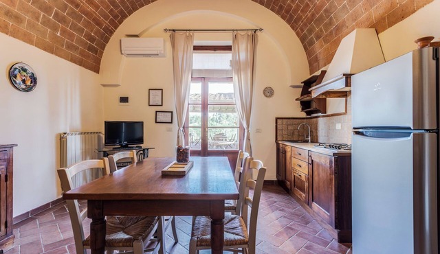 Ground floor apartment with one double bedroom