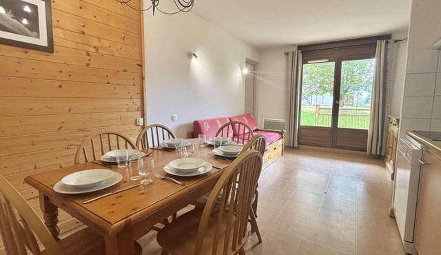 Ground floor, terrace, ski locker, 38m², Flumet