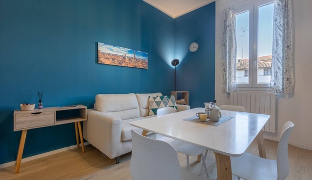 GuestHost - Cozy apartment located near the Sant'Orsola Hospital in Bologna and the San Vitale station, in a quiet residential neighborhood. Located a short distance from Via Massarenti, the city's vital artery full of useful services, it also guarantees