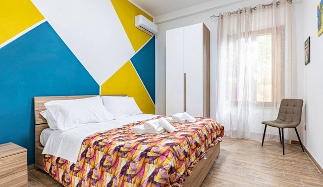 GuestHost - Cozy apartment equipped with all comforts to accommodate 4 people, with 2 bedrooms, 2 bathrooms and private garden. Located in an elegant period building in Art Nouveau style, it is outside the restricted traffic zone, but just a 10-minute wa