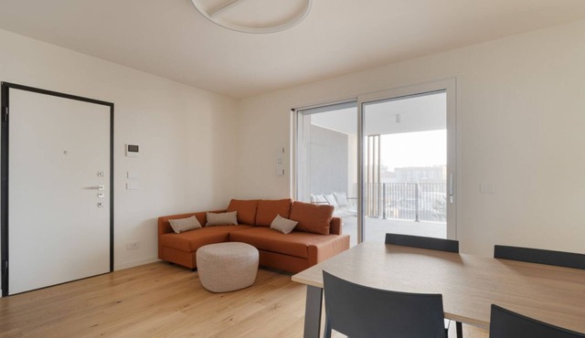 GuestHost - Spacious and modern 75 square meters apartment, perfect for six people, located on the fifth floor of a building with an elevator (NOT accessible to guests with disabilities).The property is located in a quiet area, allowing our guests to exp