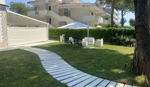 GuestHost - Villa Augusta